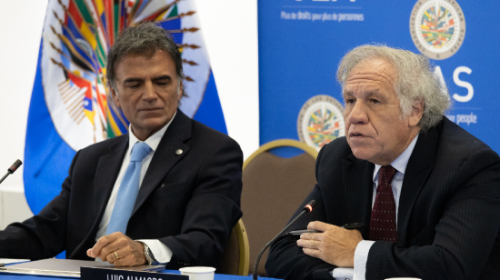 El secretario general de la OEA, Luis Almagro (der.), en una reunión el 29 de julio de 2024.