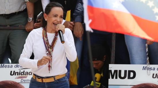 La líder opositora de Venezuela María Corina Machado habla en una protesta, en Caracas, Venezuela, el 3 de julio de 2024, en rechazo a los resultados oficiales de las elecciones presidenciales del 28 de julio de 2024.