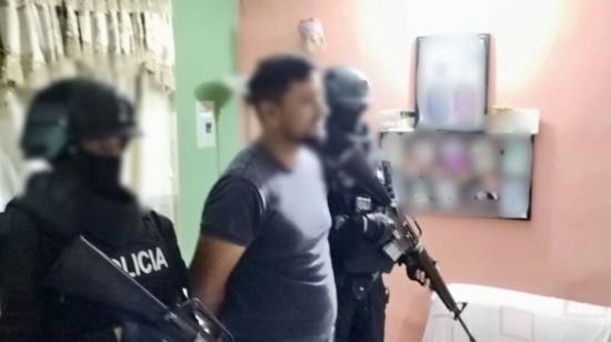 La Policía detiene a un presunto integrante de una banda narcodelictiva el 7 de agosto de 2024.