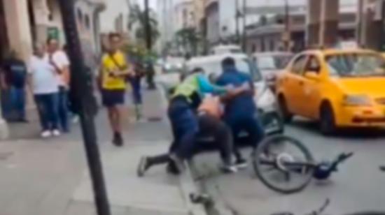 Esta es la sanción que recibió un conductor por agredir a agentes de tránsito en Guayaquil