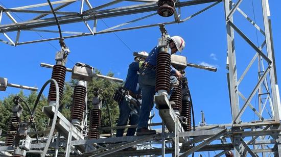 Trabajos de la Empresa Eléctrica Quito (EEQ) en la Subestación Gualberto Hernández, el 2 de agosto de 2024.