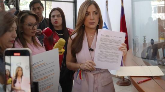 La asambleísta Lucía Jaramillo en el Tribunal Contencioso Electoral, en Quito, el 19 de agosto de 2024.