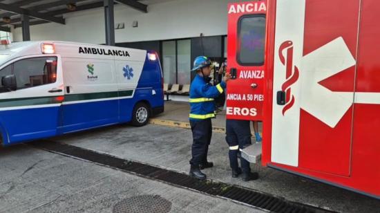 Ambulancias en los exteriores de un hospital de Panamá, a donde fueron llevados los migrantes heridos el 21 de agosto de 2024.