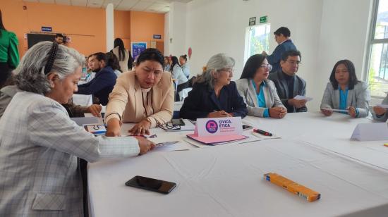 Profesores del Colegio Réplica Montúfar de Quito durante la capacitación sobre la materia de Cívica, el 22 de agosto de 2024.