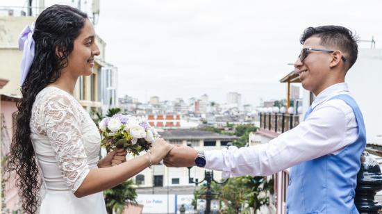 El amor existe en Guayaquil: 20 parejas se casaron en el barrio Las Peñas