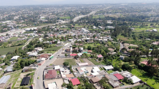 Imagen referencial de la vista aérea del Valle de Tumbaco.