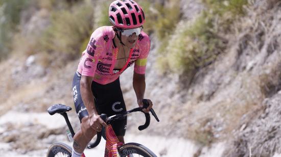 El ciclista ecuatoriano Richard Carapaz durante la novena etapa de la Vuelta Ciclista a España, este domingo 25 de agosto de 2024.