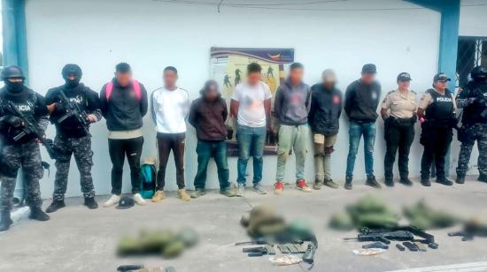 14 detenidos por minería ilegal tenían fusiles, prendas y una camioneta de uso militar