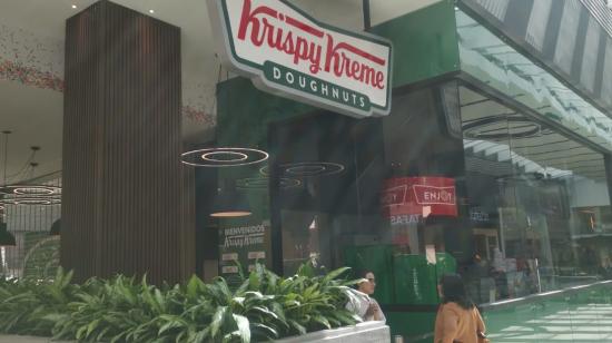 Local de Krispy Kreme en el centro comercial de Qucientro Shopping, en el centro norte de Quito.