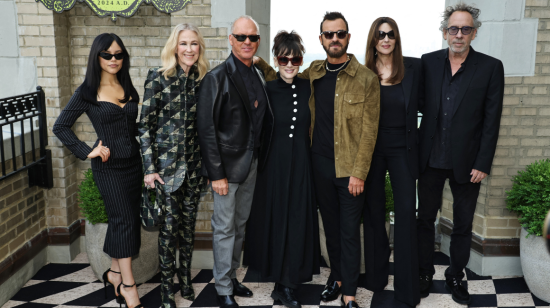 Jenna Ortega, Catherine O'Hara, Michael Keaton, Winona Ryder, Justin Theroux, Monica Bellucci y Tim Burton asisten al photocall de 'Beetlejuice Beetlejuice' en Nueva York.