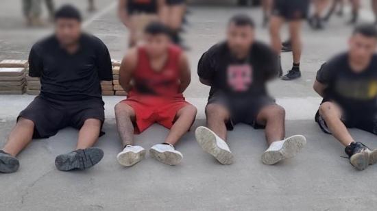 Cuatro hombres fueron detenidos en el allanamiento en Machala, pertenecerían al grupo terrorista Los Lobos.