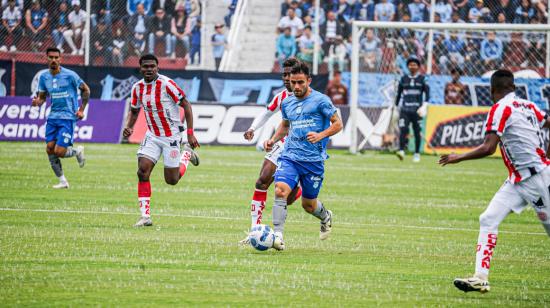 Jugadores de Macará y Técnico Universitario en el partido por LigaPro, 1 de septiembre de 2024.