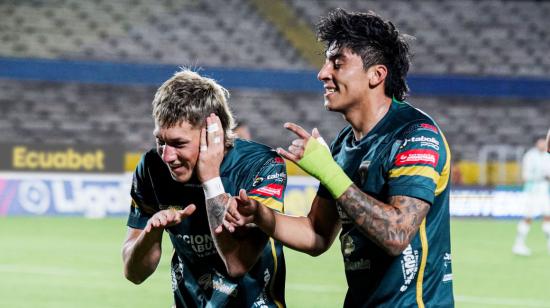 Los jugadores de Imbabura celebran el gol de Luca Klimowicz ante Cumbayá, el lunes 2 de septiembre de 2024.