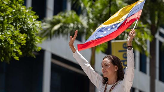 Líder opositora venezolana agradece a Ecuador por "repudiar" orden de prisión contra Edmundo González