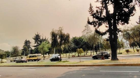 Calidad del aire de Quito registra un aumento de partículas dañinas por incendios forestales, dice Municipio