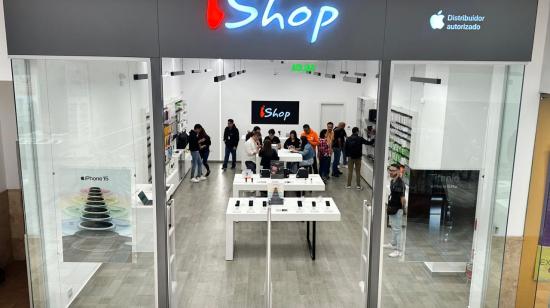 Tienda del distribuidor autorizado de Apple ya tiene en su logo la nueva marca iShop, el 4 de septiembre de 2024.