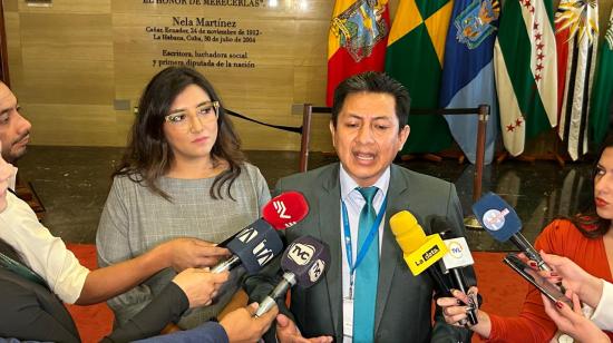 "Si fuese necesario, convocaríamos a Ronny Aleaga", dice Héctor Valladares, interpelante de la fiscal Diana Salazar