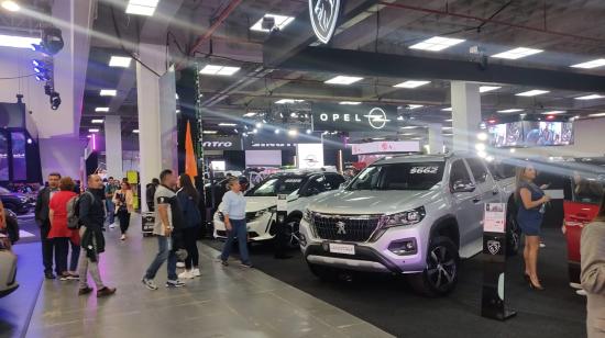 Exhibición de carros en la feria Automundo, en Quito, el 29 de agosto de 2024.