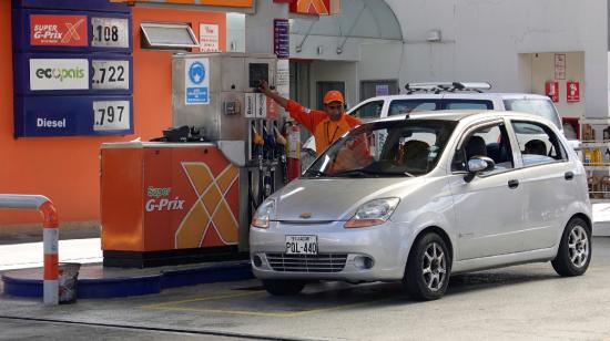 Descartan desabastecimiento de combustibles por paralización de refinería de Esmeraldas