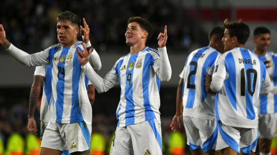 Jugadores de la selección de Argentina festejando un gol ante Chile, 5 de septiembre de 2024.