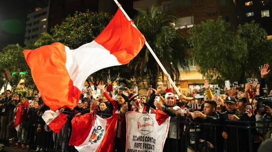 Hinchas de la selección de Perú en el 'banderazo' en Quito,9 de septiembre de 2024.