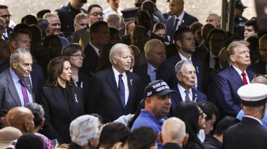 Los candidatos presidenciales Kamala Harris (centro izquierda) y Donald Trump (último a la derecha) en una ceremonia conmemorativa por el 11 de septiembre en Nueva York, Estados Unidos, en 2024.