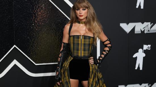 La cantante Taylor Swift posa en la alfombra roja de los MTV Video Music Awards 2024, el 11 de septiembre de 2024.