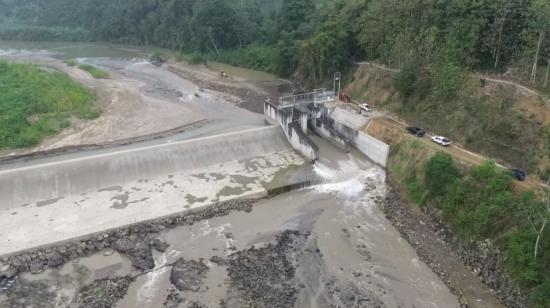 La falta de lluvia redujo la cantidad de agua que alimenta al río Jubones.