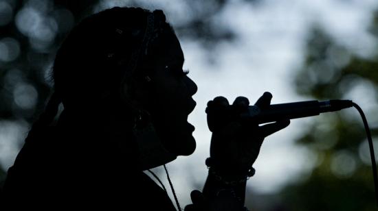 La cantante Mapuche de rap MC Millaray en un concierto  en el parque O'higgins, 25 marzo 2023.