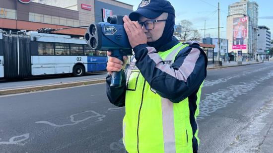 Detectan exceso de velocidad en 23 conductores, uno circulaba a 117 km/h en el norte de Quito