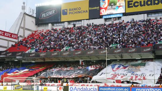 El estadio Rodrigo Paz Delgado, de Liga de Quito, durante el partido ante Barcelona SC por la LigaPro, el 31 de agosto de 2024.