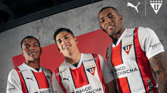 El miércoles 18 de septiembre, Liga de Quito presentó una nueva camiseta por el aniversario 106 como club universitario.