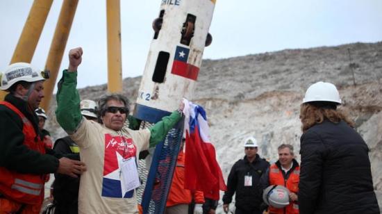 Mario Gómez al momento de su rescate en el 2010.