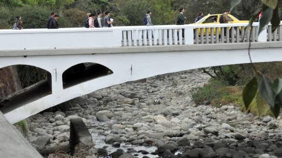 Los ríos Tomebamba, Yanuncay y Tarqui en Cuenca (Azuay) se encuentra en estado de estiaje y el Machángara con bajo nivel tras sequía que ha provocado emergencia.