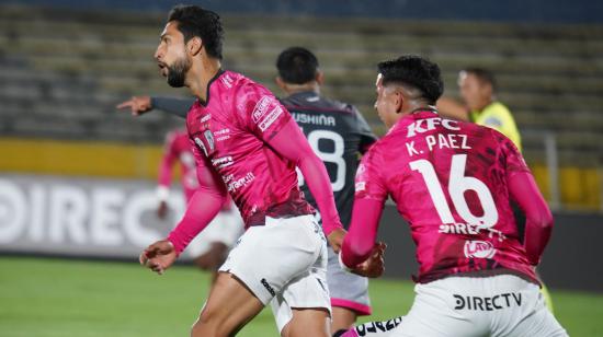 Jeison Medina y Kendry Páez, de Independiente del Valle, festejan un gol ante Cuniburo por Copa Ecuador, el 29 de agosto de 2024.