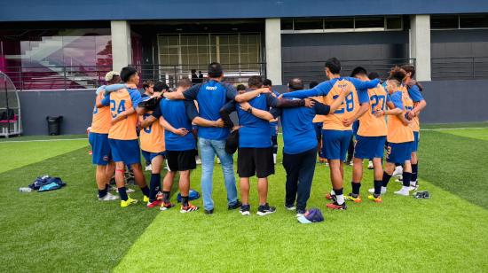 Los jugadores del Deportivo Quito durante el entrenamiento del lunes 23 de septiembre.