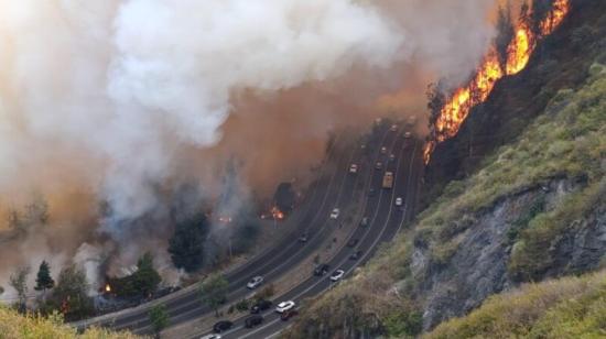 Vista aérea del incendio en el sector de Guápulo, en el norte de Quito, el 24 de septiembre de 2024.
Para hacer uso de este contenido cite la fuente y haga un enlace a la nota original en https://admin.primicias.ec/view/