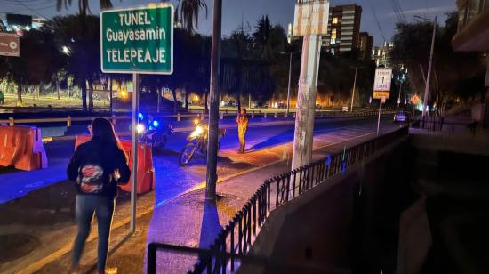 Cierre del túnel Guayasamín, en el oriente de Quito, debido a un incendio en Guápulo, el 24 de 2024.