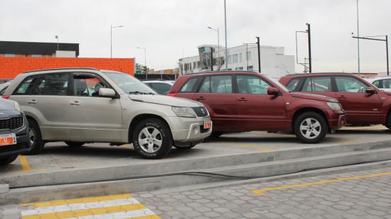 Algunos carros en un patio de venta de autos de segunda mano, 16 de septiembre de 2024.