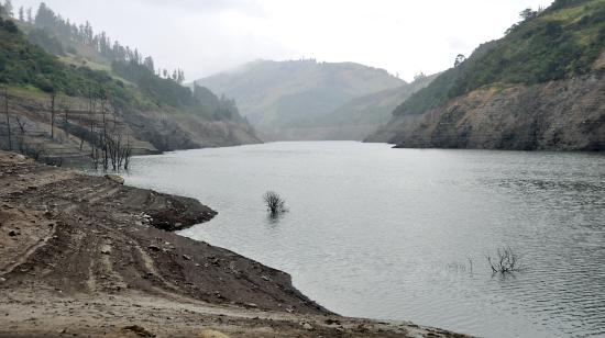 Embalse Mazar, que provee de agua al Complejo Hidroeléctrico Paute (conformado por Mazar, Paute-Molino y Sopaldora), el 17 de septiembre de 2024.