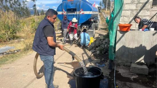 cortes agua luz Ambato