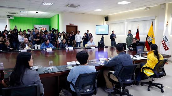 Es presidente Daniel Noboa durante la reunión del COE Nacional por los incendios en Quito, 25 de septiembre de 2024.