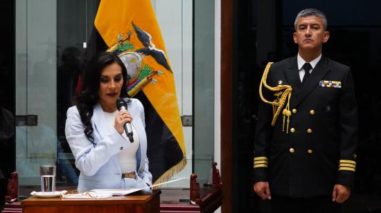 La vicepresidenta Verónica Abad, cuando dio su rueda de prensa en Quito, 28 de noviembre de 2023.