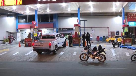 Una despachadora de gasolina resultó herida en un nuevo caso de sicariato en Guayaquil