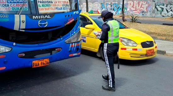 Infracciones de tránsito en Quito se pueden pagar hasta en 24 meses, estos son las condiciones