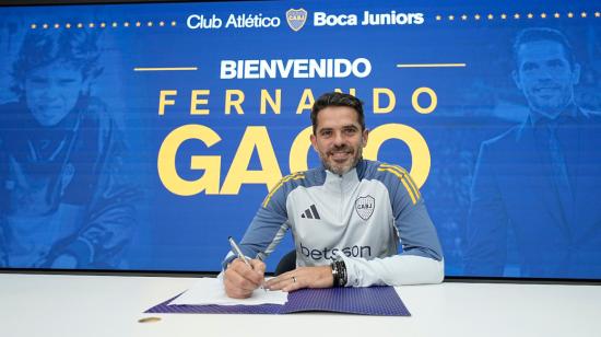 Fernando Gago dirma su contrato como director técnico de Boca Juniors, el lunes 14 de octubre de 2024.