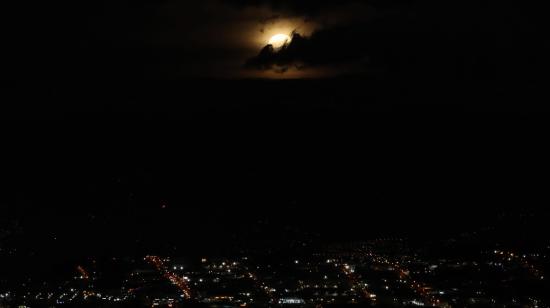 luna cazador cometa