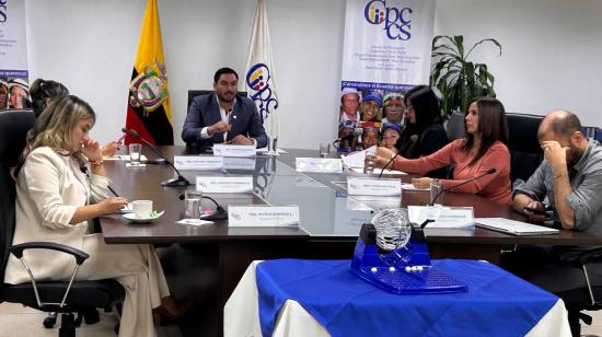 El pleno del CPCCS se reunió este 22 de octubre de 2024 para sortear a la representante de la ciudadanía para la Comisión de Selección de la renovación parcial del CNE.