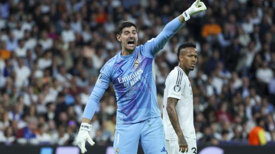 El meta belga del Real Madrid, Thibaut Courtois, durante el encuentro entre Real Madrid y Borussia Dortmund, este martes 22 de octubre de 2024.