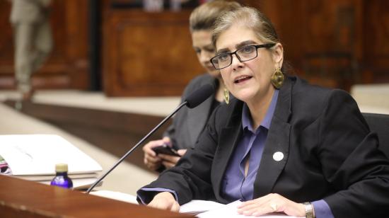 La ministra Mónica Palencia, en el pleno de la Asamblea Nacional. Quito, 23 de octubre de 2024